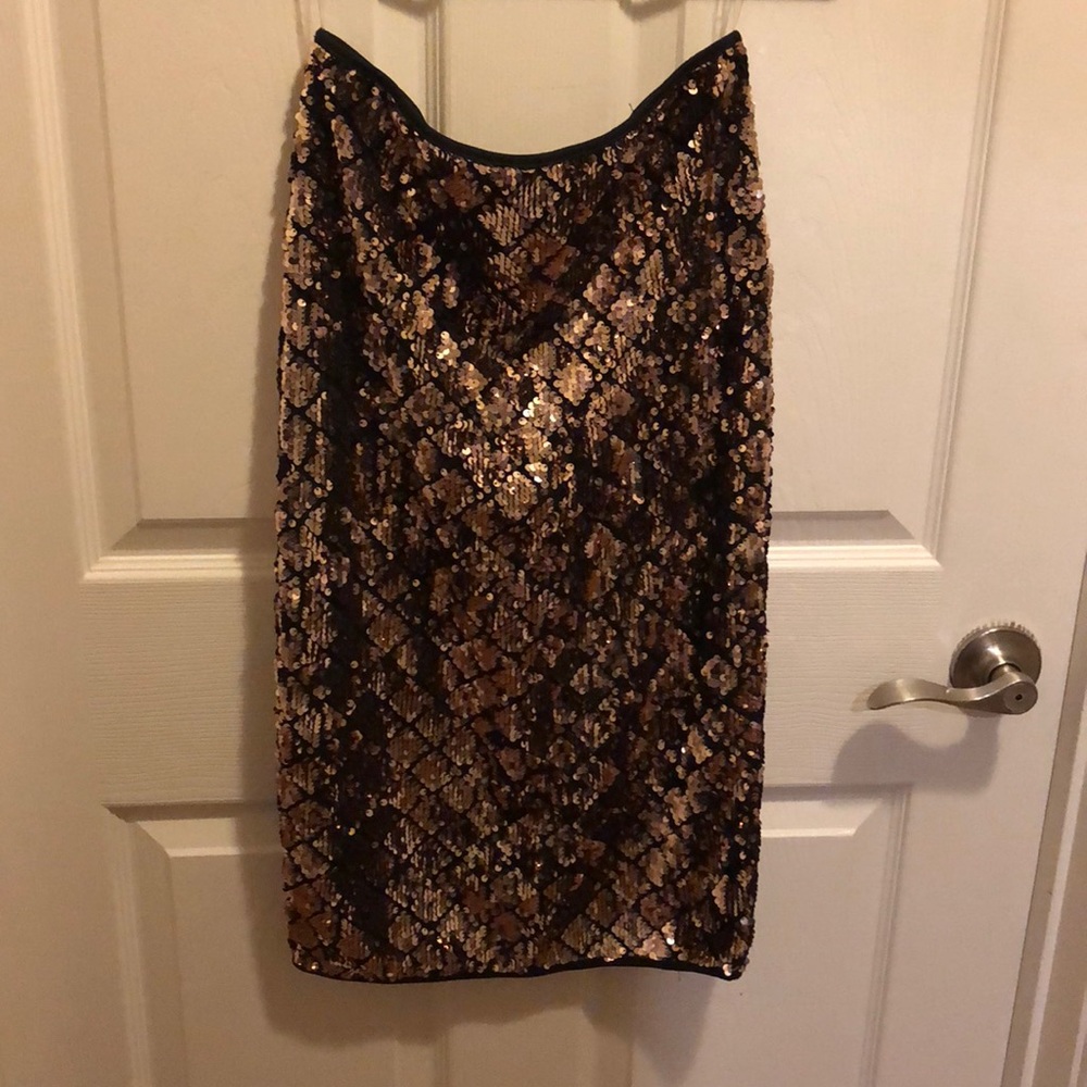 Sequin pencil skirt